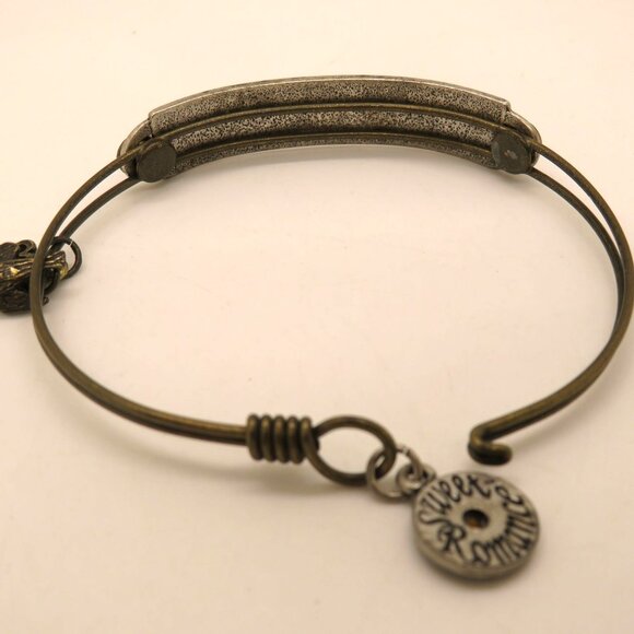 Sweet Romance Adjustable Metal Bracelet Charms Enjoy The Journey Inscription - Picture 10 of 10